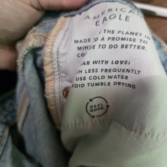 American Eagle Strigid 8 Blue Distressed  Jeans 28 Waist 25 Inseam - Picture 4 of 5